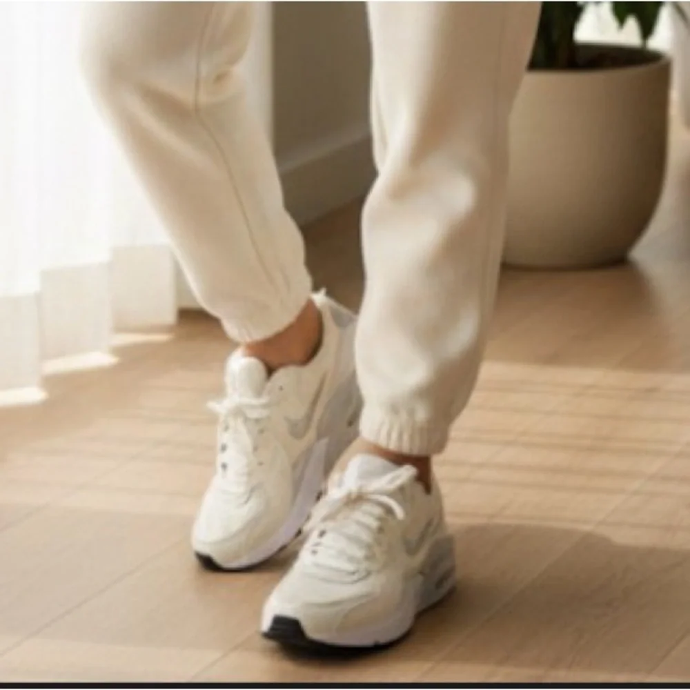 Nike WOMEN'S NIKE AIR MAX EXCEE SNEAKERS size 8 NEW DX0113-002 NNT